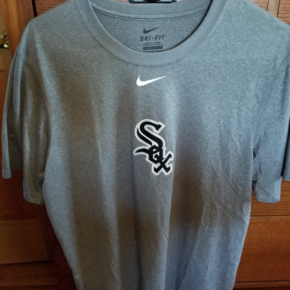 Never worn Whitesox Nike dryfit - Picture 5 of 6